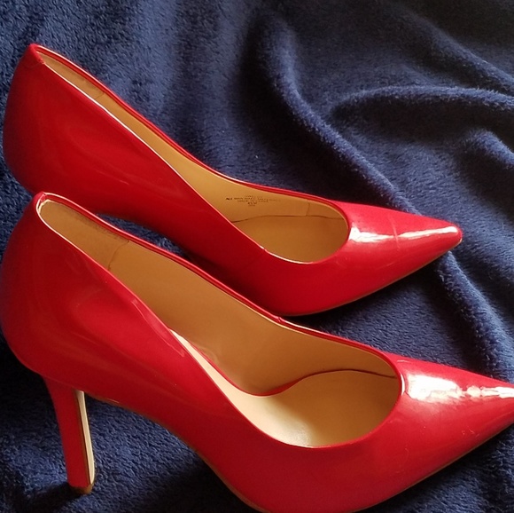 Punch (Hot Pink) Guess Pumps - Picture 1 of 2